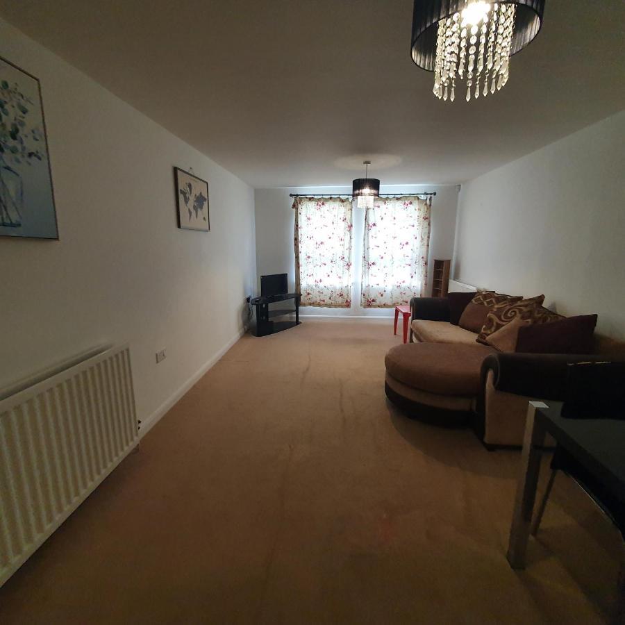 2-Bedroom Back Hilton Area Apartment - Ground Floor, Aberdeen City Center 外观 照片