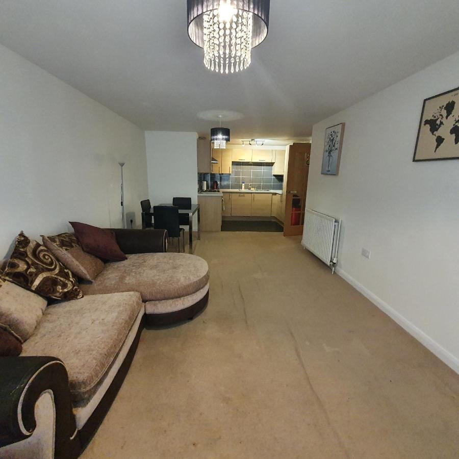 2-Bedroom Back Hilton Area Apartment - Ground Floor, Aberdeen City Center 外观 照片