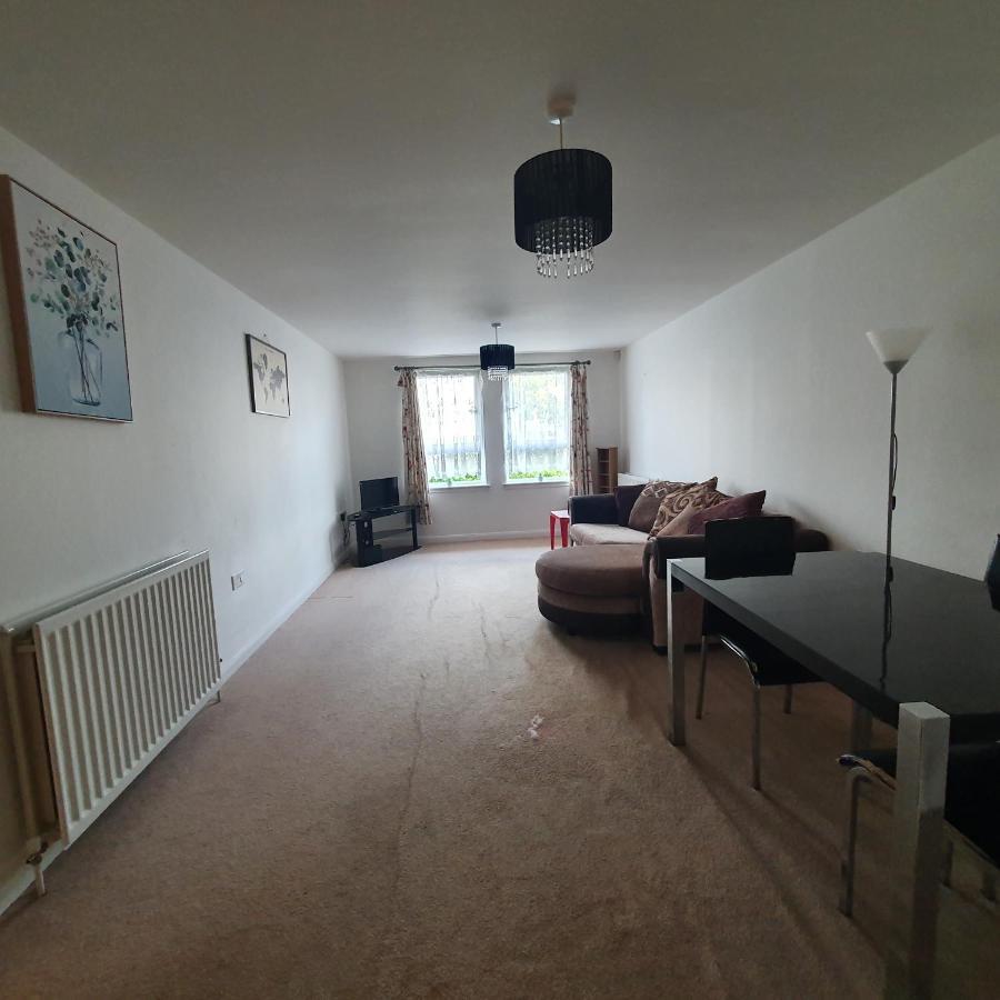 2-Bedroom Back Hilton Area Apartment - Ground Floor, Aberdeen City Center 外观 照片